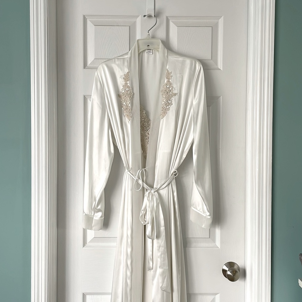 Linea Donatella elegant satin bridal lingerie set- L